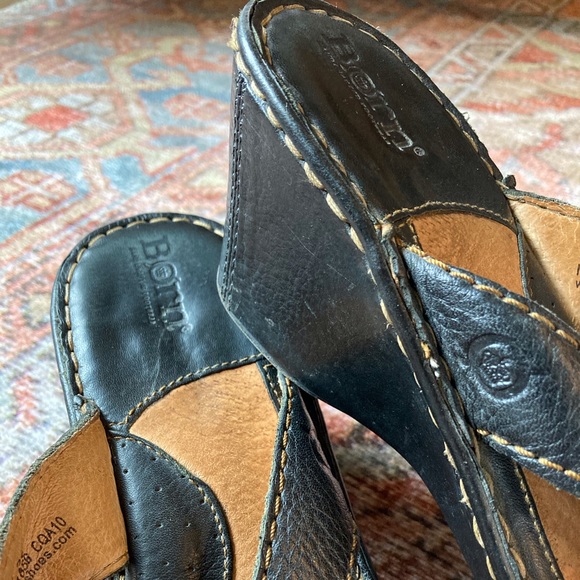 Born wedge slip on sandals - Picture 2 of 5